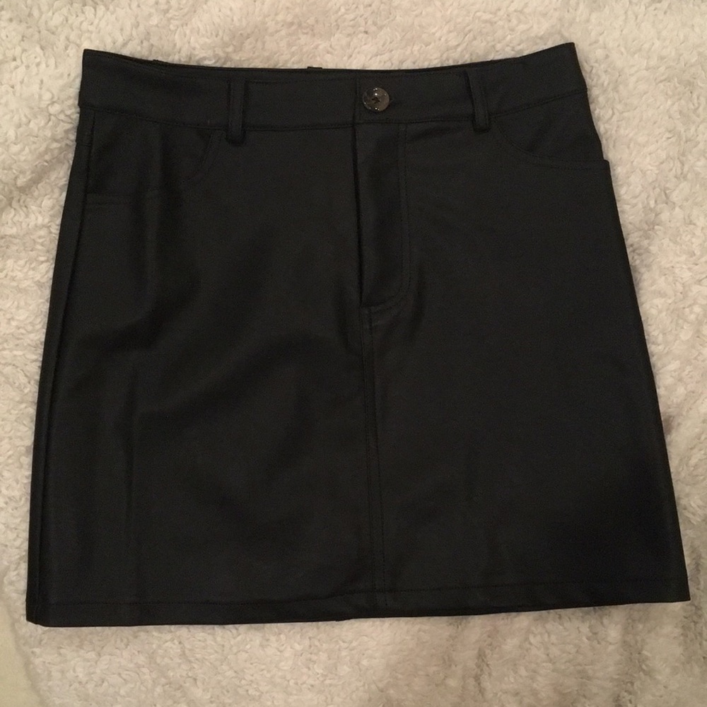 Black Faux Leather pleather skirt NWT - Picture 2 of 7